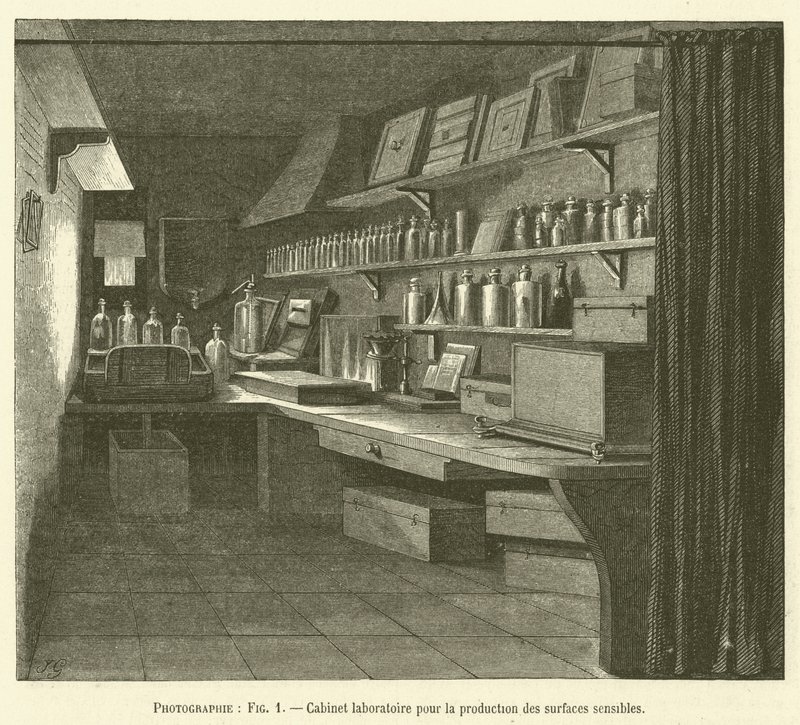 Hassas yüzeylerin üretimi için laboratuvar dolabı (gravür) by French School