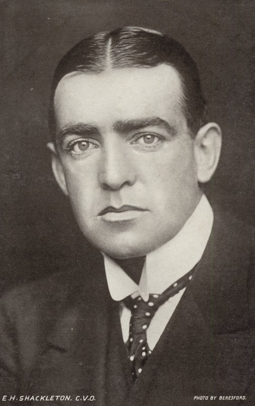 Ernest Shackleton (1874-1922), İngiliz Antaktik kaşif (b/w fotoğraf) by George Charles Beresford