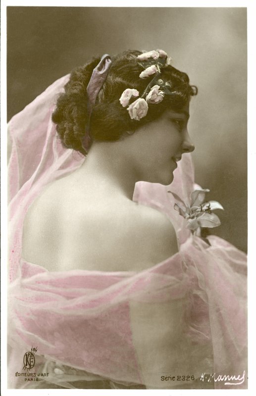 Pembe eşarplı kadın (renkli fotoğraf) by Henri (after) Manuel
