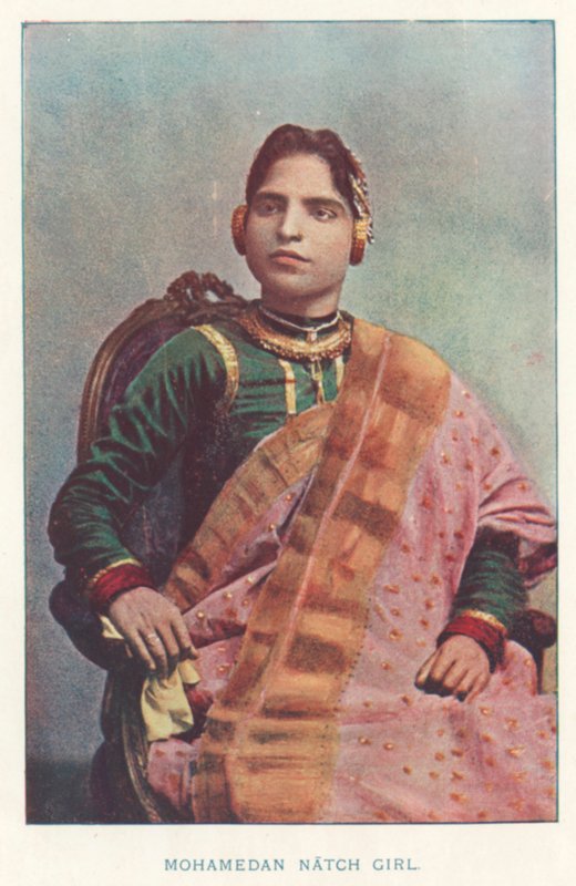 Hint Yerlileri: Müslüman Kibritçi Kız (renkli fotoğraf) by Indian photographer