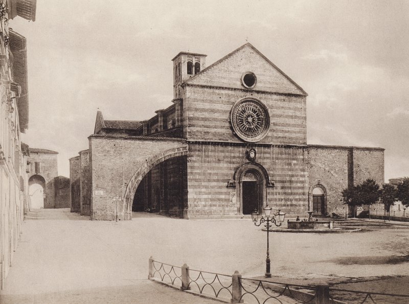 Assisi: S Chiara Kilisesi ve Manastırı, Filippo da Campello (s / b fotoğraf) by Italian Photographer