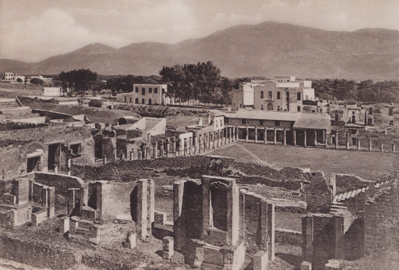Panoramalı Gladyatörlerin Kışlası, Eskrim Okulu (s / b fotoğraf) by Italian Photographer