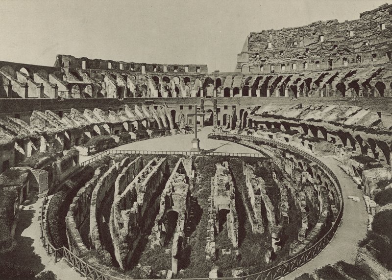 Yeni kazılarla Flavian Amfitiyatrosu veya Kolezyum by Italian Photographer