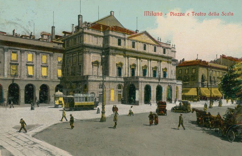 Milano - Piazza ve Teatro alla Scala. 1913 yılında gönderilen kartpostal. by Italian Photographer