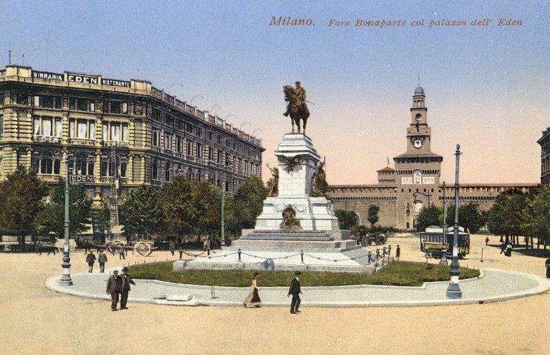 Milano, İtalya, Foro Bonaparte, Palazzo Dell Eden by Italian Photographer