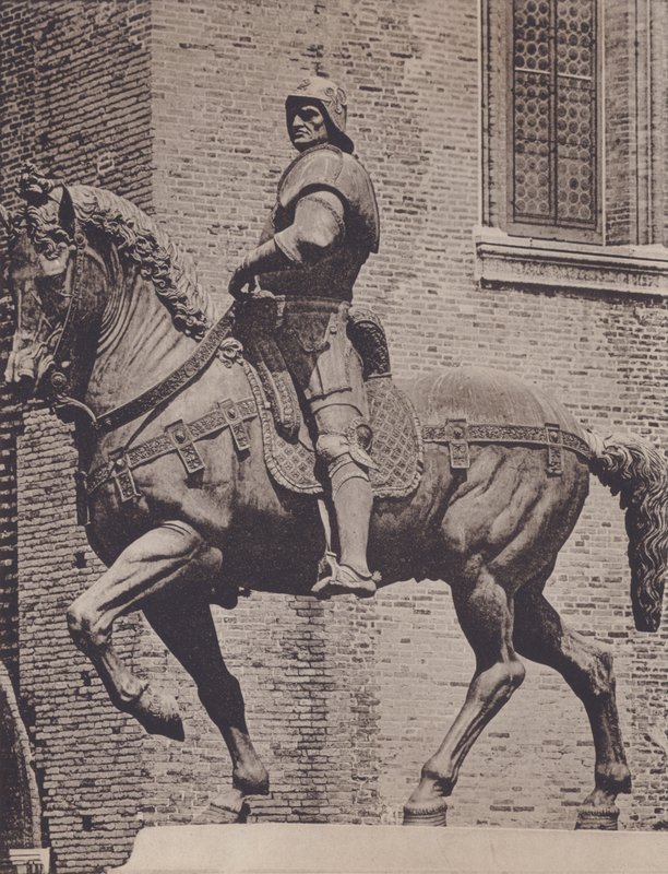Monumento A Colleoni (s/b fotoğraf) by Italian Photographer