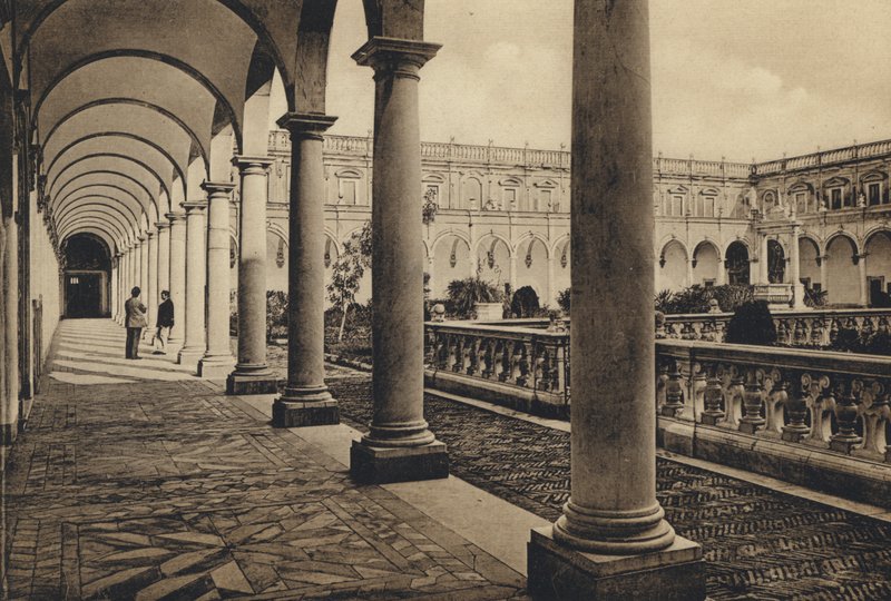 Napoli: Chiostro Di S Martino (s / b fotoğraf) by Italian Photographer