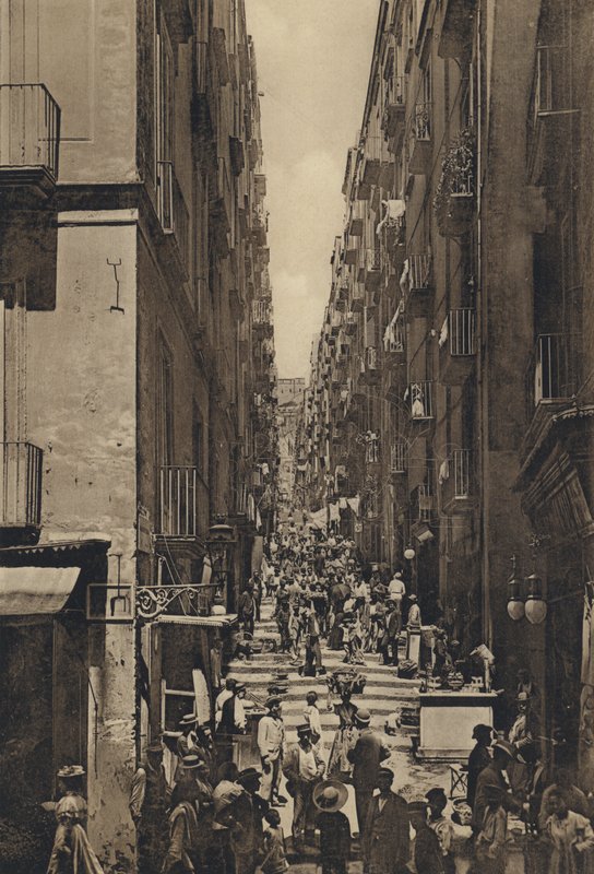 Napoli: Gradoni Di Chiaia (s / b fotoğraf) by Italian Photographer