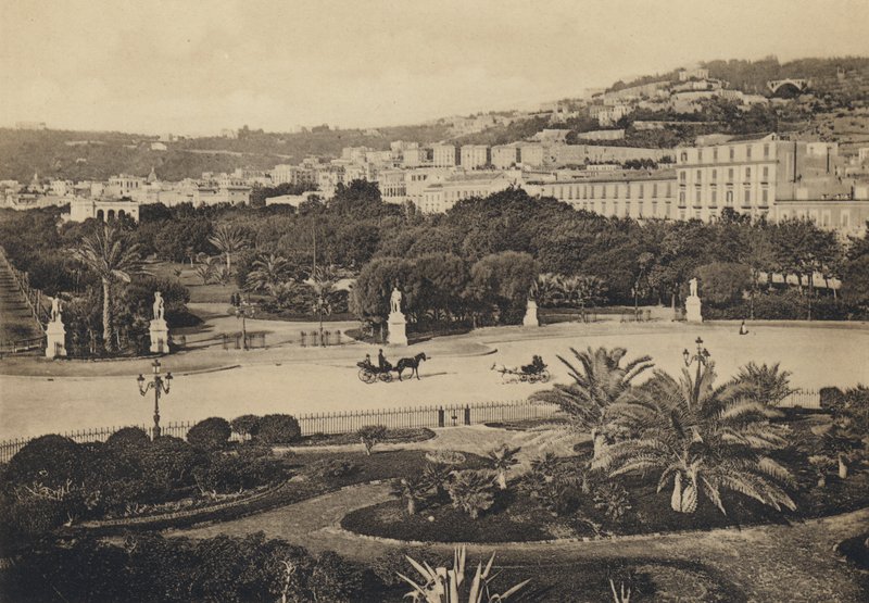 Napoli: Villa Nazionale (s / b fotoğraf) by Italian Photographer