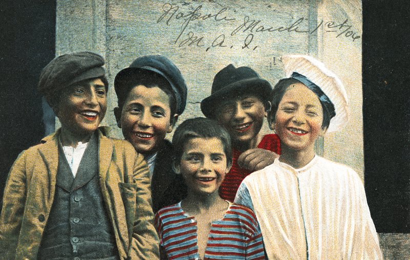 Gülüyor ve gülümseyerek neopolitan çocuklar by Italian Photographer