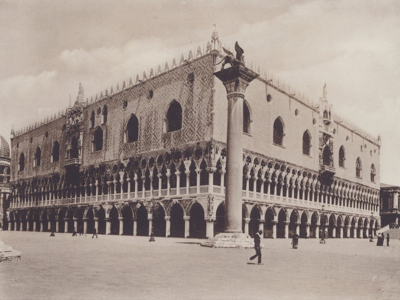 Palazzo Ducale (s/b fotoğraf) by Italian Photographer