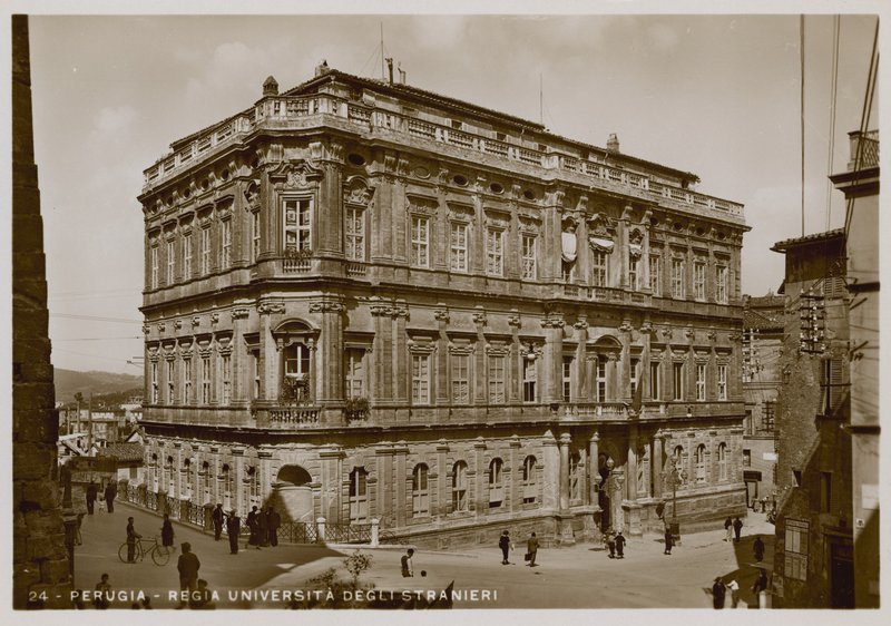Perugia, Yabancılar Üniversitesi, 1920 civarı by Italian Photographer
