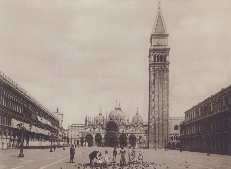 Piazza S Marco (s/b fotoğraf) by Italian Photographer