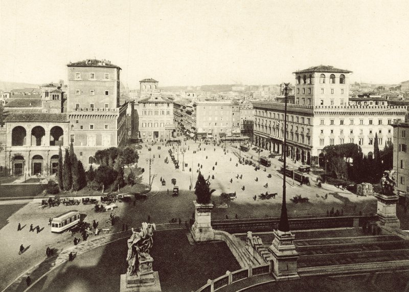 Venedik meydanı by Italian Photographer