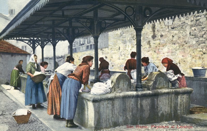 San Remo, İtalya, çamaşır yıkayan kadınlar by Italian Photographer