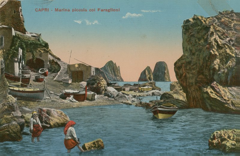 Küçük marina ve Faraglioni, Capri. 1913 yılında gönderilen kartpostal. by Italian Photographer