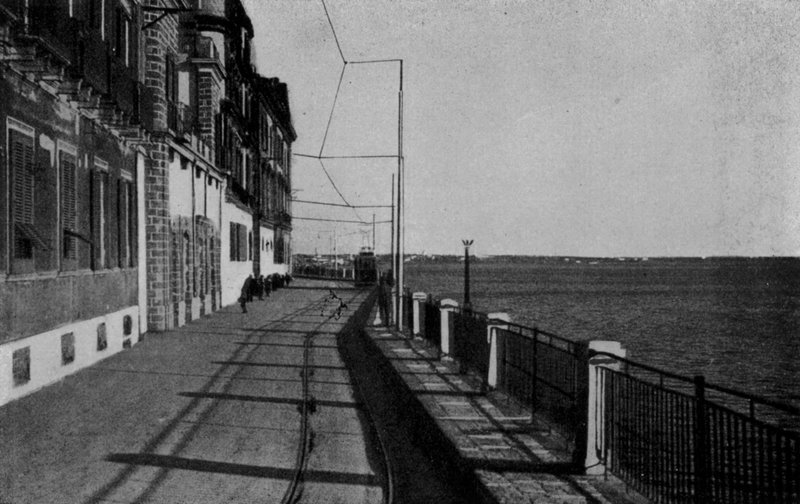 Taranto, Corso Vittorio Emanuele (s/b fotoğraf) by Italian Photographer