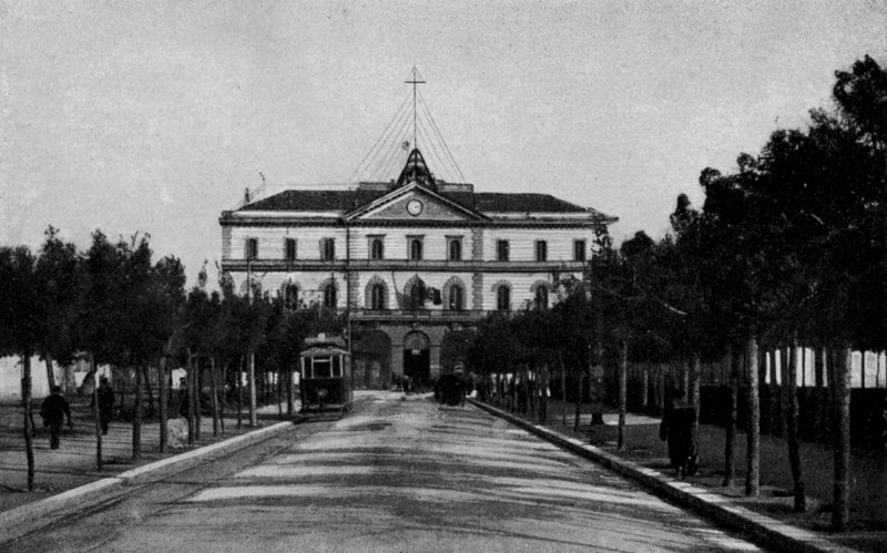 Taranto, Viale R Arsenale Marittimo (s / b fotoğraf) by Italian Photographer