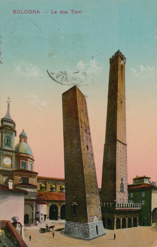 Bologna, İtalya'daki iki kule. 1913 yılında gönderilen kartpostal. by Italian Photographer