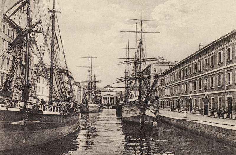 Trieste: Canale Grande (b/w fotoğraf) by Italian Photographer