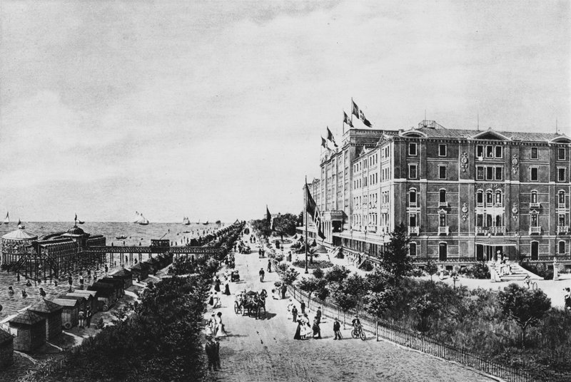 Venezia, Lido, Grand Hotel des Bains (s/b fotoğraf) by Italian Photographer