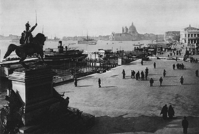 Venedik, Riva degli Schiavoni (s / b fotoğraf) by Italian Photographer