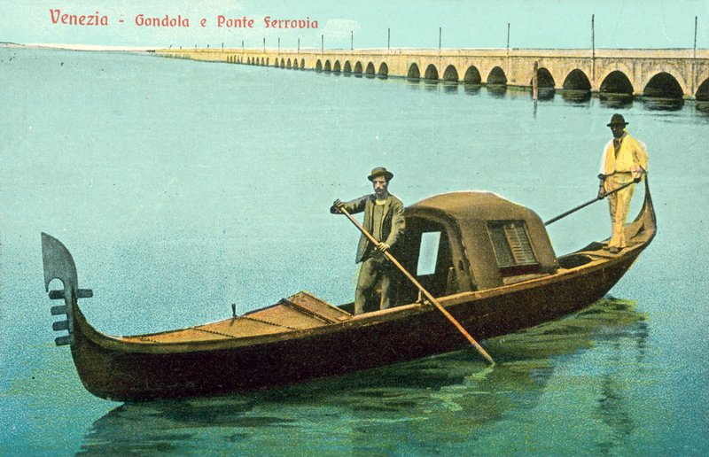 Venedik, gondol, Ponte Ferrovia by Italian Photographer