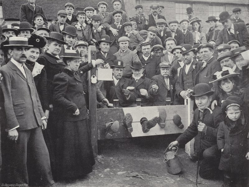 Corby Pole Fuarı Stoklarda by J. Benjamin Stone