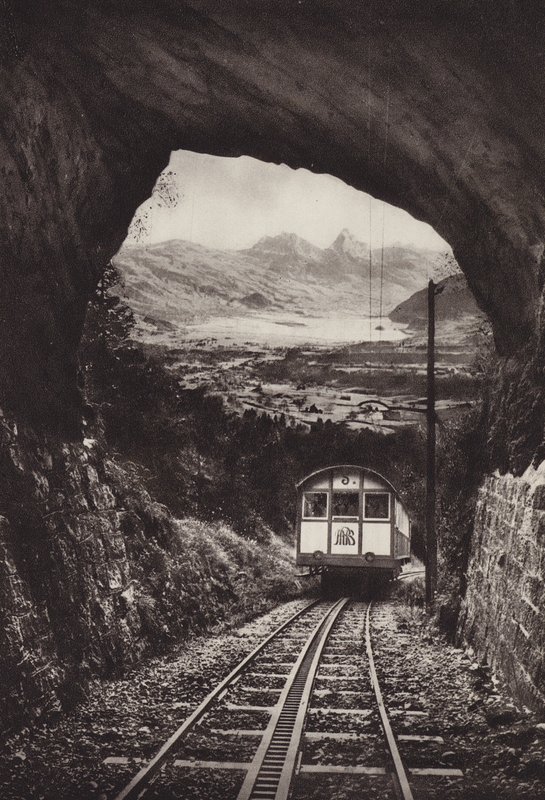 Electrische Arth Rigi Bahn (s / b fotoğraf) by Jean Gaberell