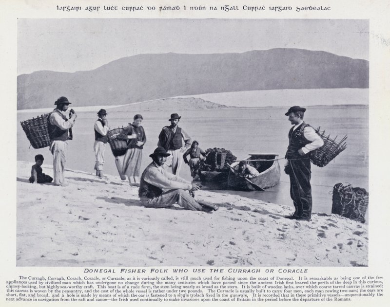 Curragh veya Coracle kullanan Donegal Fisher Halkı (s/b fotoğraf) by Karl Karlovich Piratsky