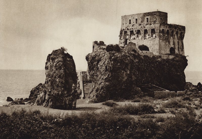 İtalya: Castello Praia a Mare, Calabria (s/b fotoğraf) by Kurt Hielscher