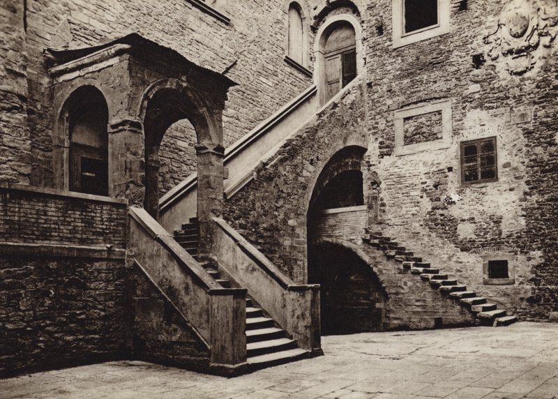 İtalya: Cortona, Palazzo Pretorio (s/b fotoğraf) by Kurt Hielscher