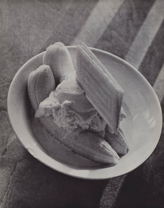 Banana Mess, Eton Havyarı (s/b fotoğraf) by Laszlo Moholy Nagy