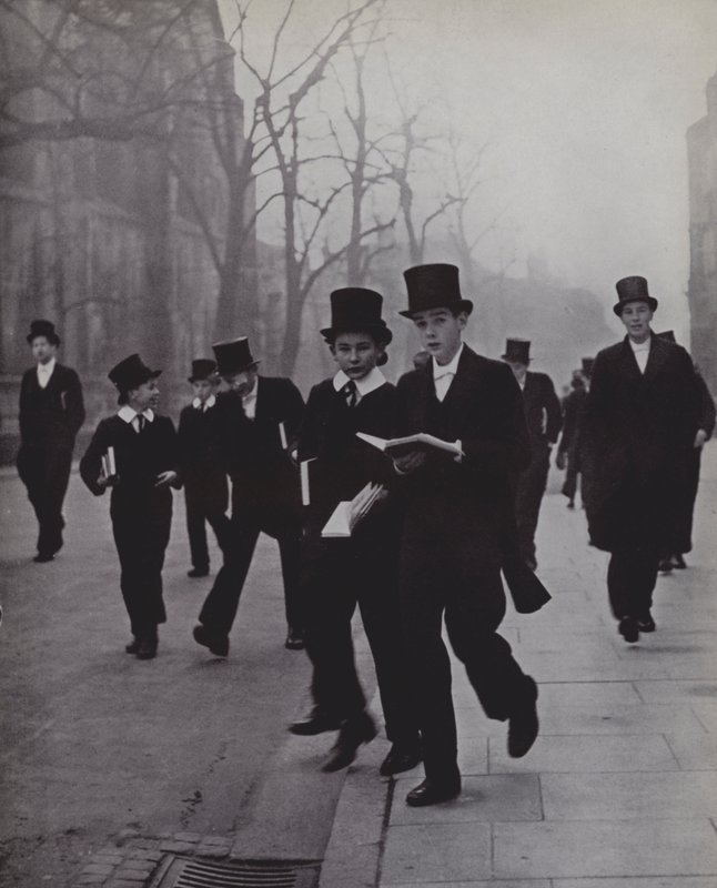 Şapel ve Okul Arası, Eton (s/b fotoğraf) by Laszlo Moholy Nagy