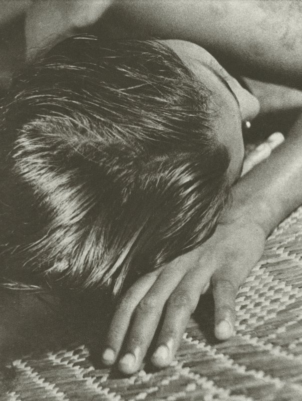 Siesta (s/b fotoğraf) by Lionel Wendt