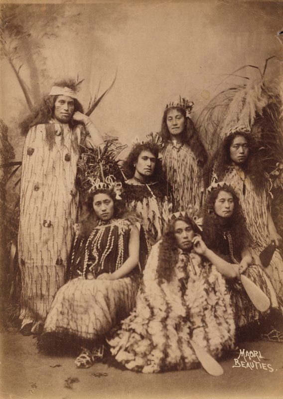 Yeni Zelandalı Maori kadınları (s/b fotoğraf) by New Zealand Photographer