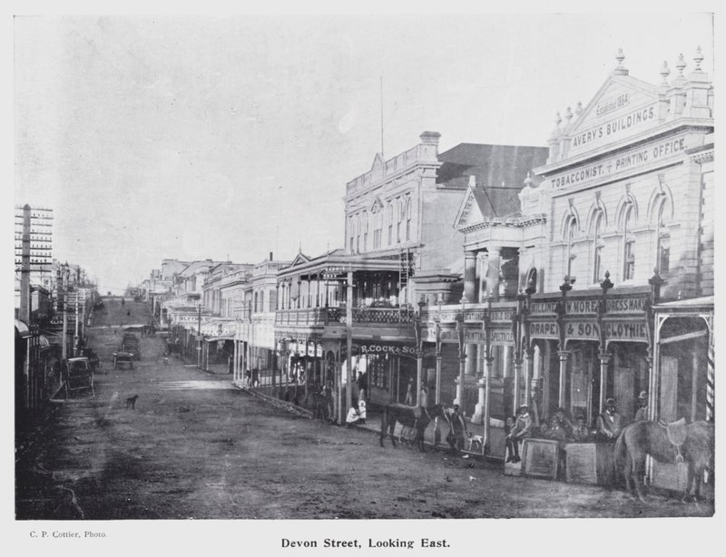 New Plymouth, Yeni Zelanda: Devon Street, Looking East (s/b fotoğraf) by New Zealand Photographer