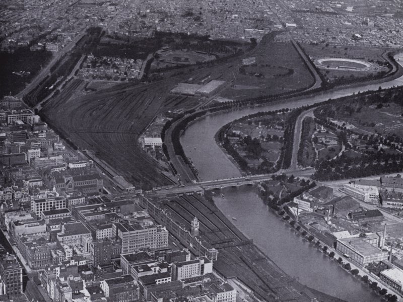 Melbourne: Jolimont Demiryolu Sahaları ve Yarra Nehri