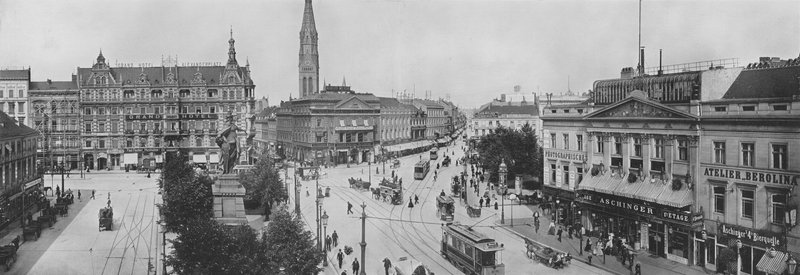 Alexander-Platz (s/b fotoğraf) by Photographer German