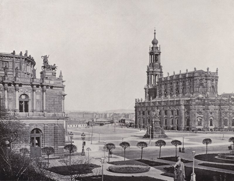 Blick vom Zwingerwall auf den Theaterplatz (b/w photo) by Photographer German