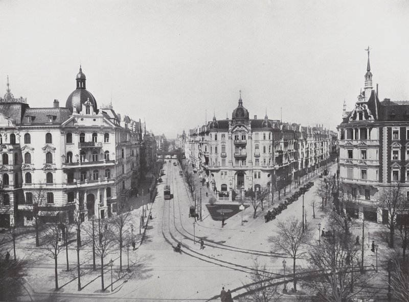 Charlottenburg, Kurfürstendamm, Uhlandstrasse ve Grolmanstrasse