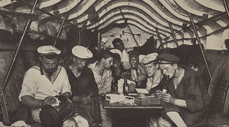 Bir Alman denizaltısında mürettebat odaları (s/b fotoğraf) by Photographer German