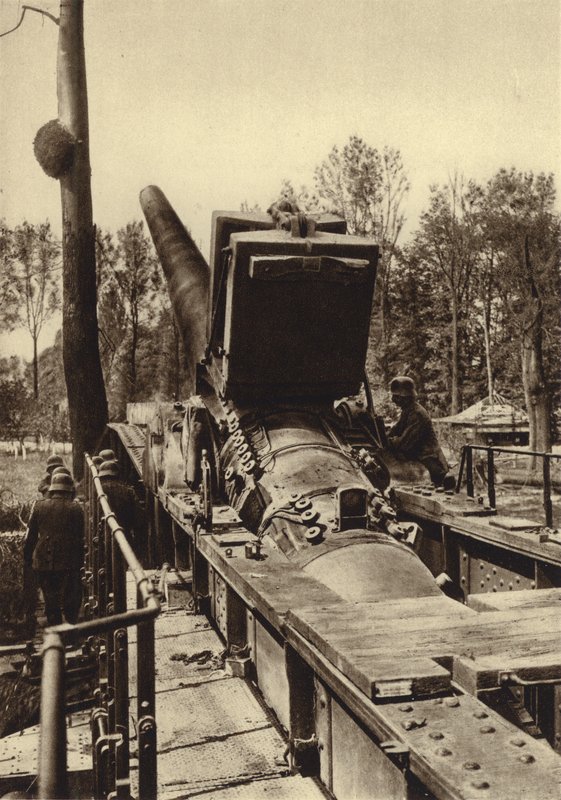 Verdun ve Dunkirk bombardımanlarında kullanılan tipte Alman 380 mm demiryolu silahı, Fransa, I. Dünya Savaşı by Photographer German