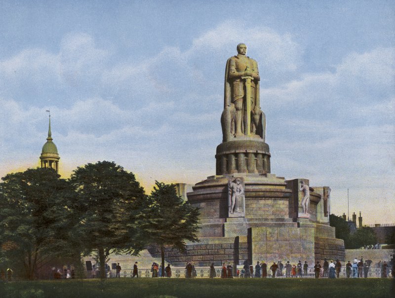 Hamburg: Bismarck anıtı (fotoğraf) by Photographer German