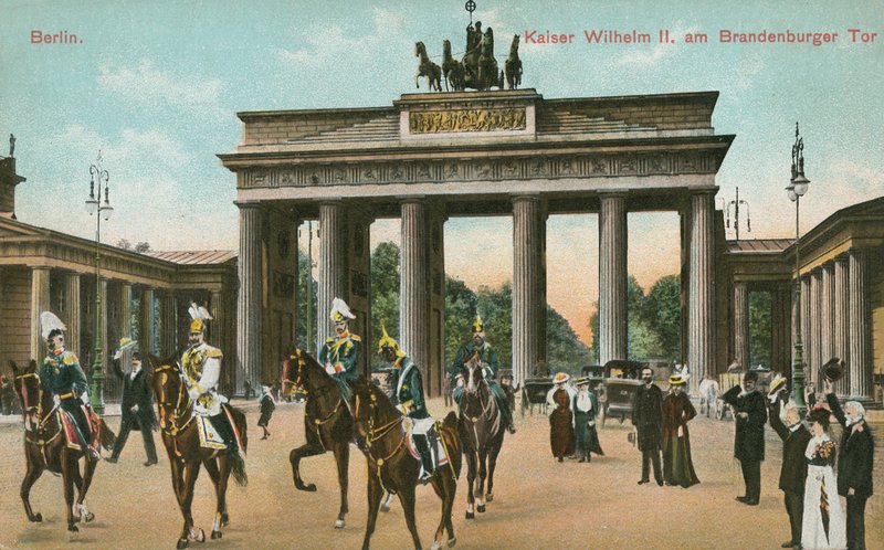 Almanya'nın Kaiser Wilhelm II'si Brandenburg Kapısı'nda, Berlin (renkli fotoğraf) by Photographer German