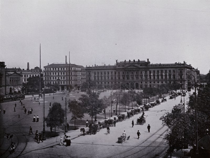 Leipzig: Augustusplatz (s/b fotoğraf) by Photographer German