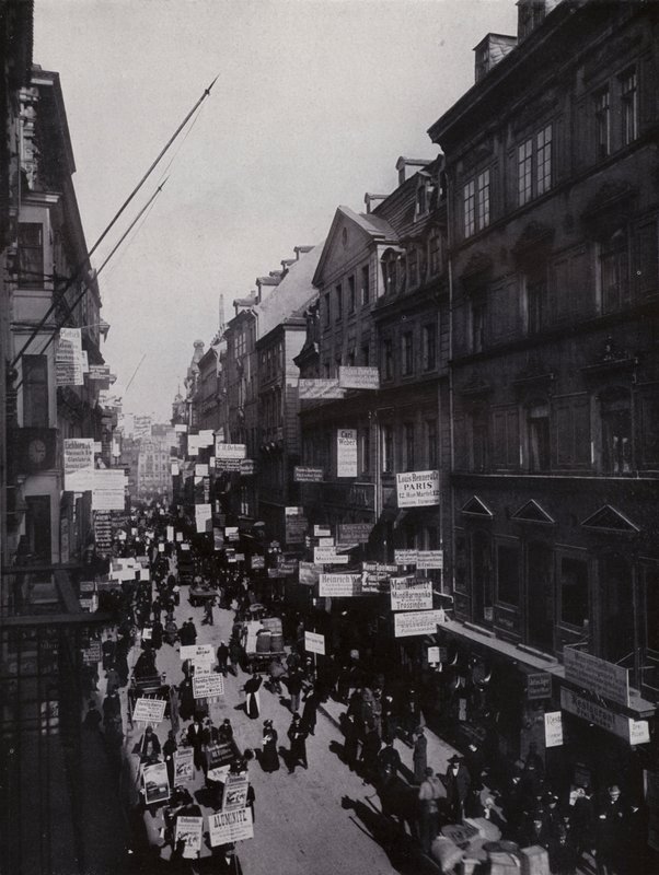 Leipzig: Fuar sırasında Petersstrasse (s/b fotoğraf) by Photographer German