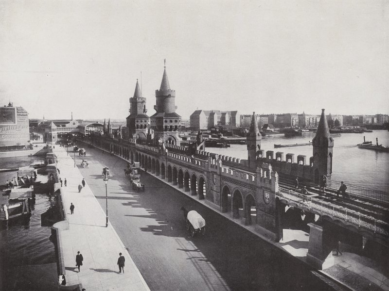 Yükseltilmiş Demiryolu Oberbaum Köprüsü (s/b fotoğraf) by Photographer German