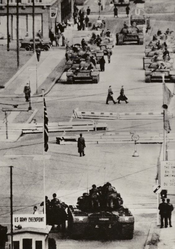 Ekim 1961, Berlin Friedrichstrasse (s/b fotoğraf) by Photographer German
