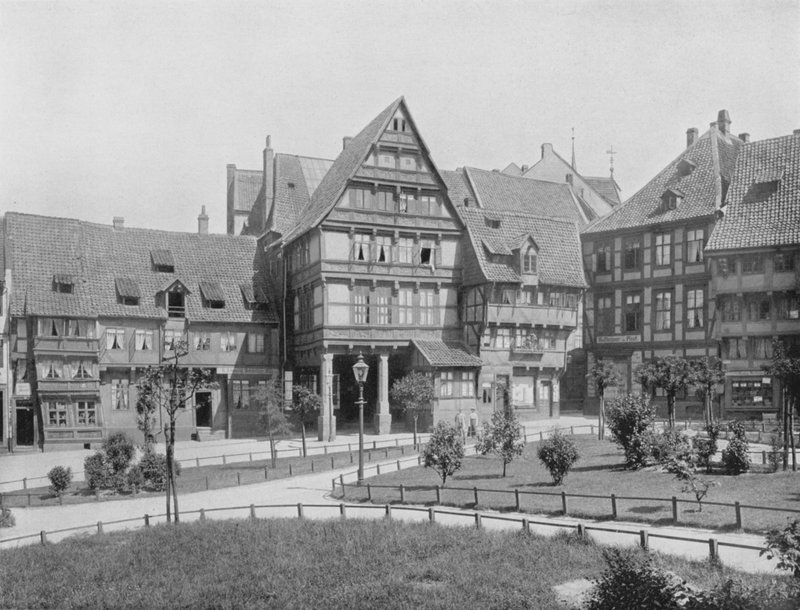 Pfeilerhaus Am Andreasplatz (s / b fotoğraf) by Photographer German